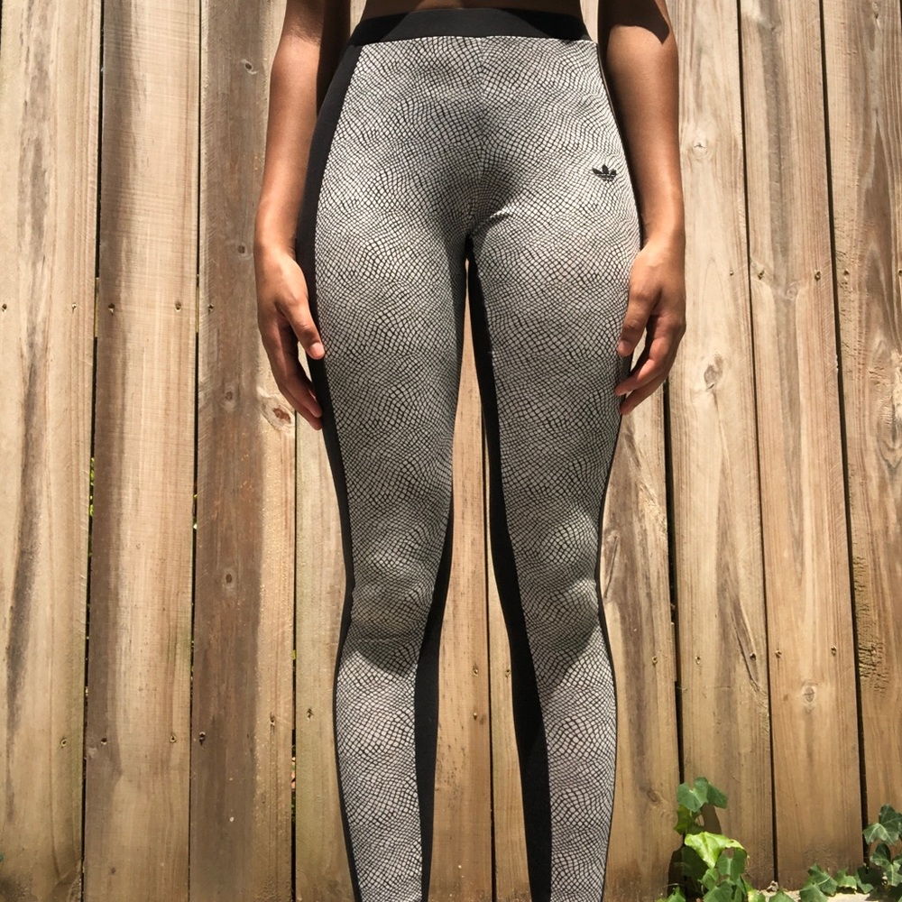 patterned adidas leggings 👖